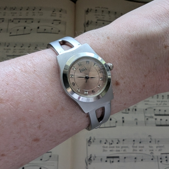 Silver and Cream Watch - Picture 9 of 9